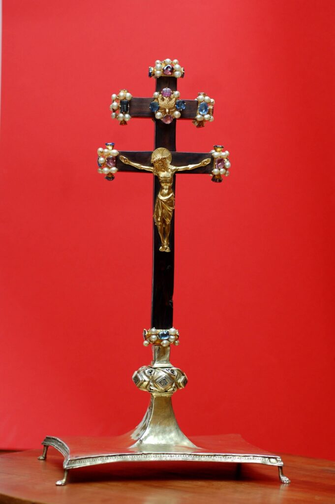 La vraie croix du Christ de Baugé